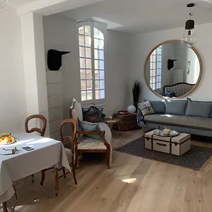 https://apt-cosy-centre-historique.fr-provencehotel.com